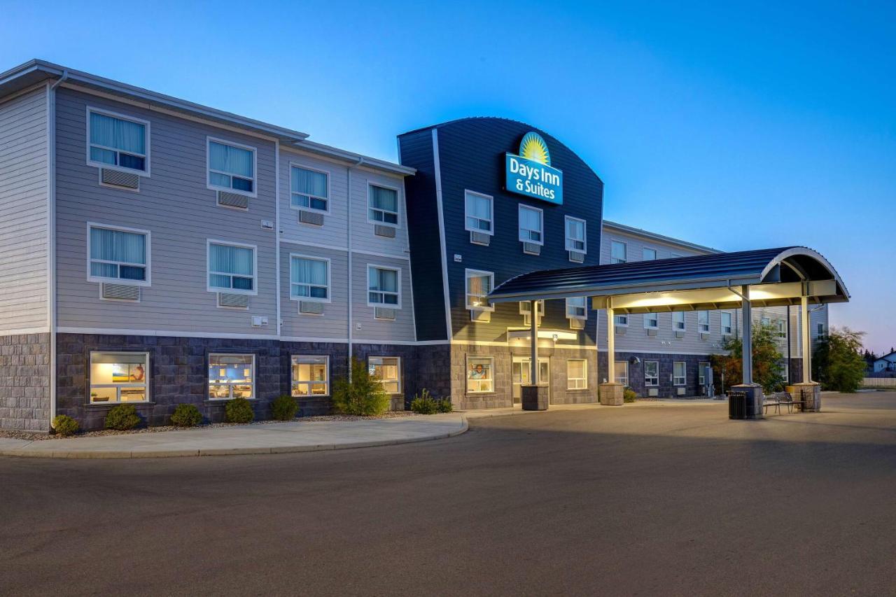 Days Inn & Suites By Wyndham Warman Exterior foto